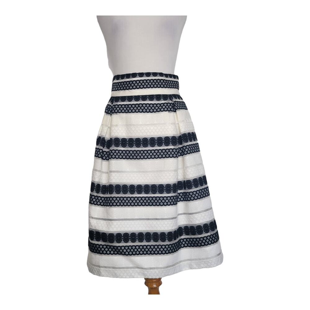 Beulah Pleated A-Line Skirt Jacquard White Black Embroidery Women Medium